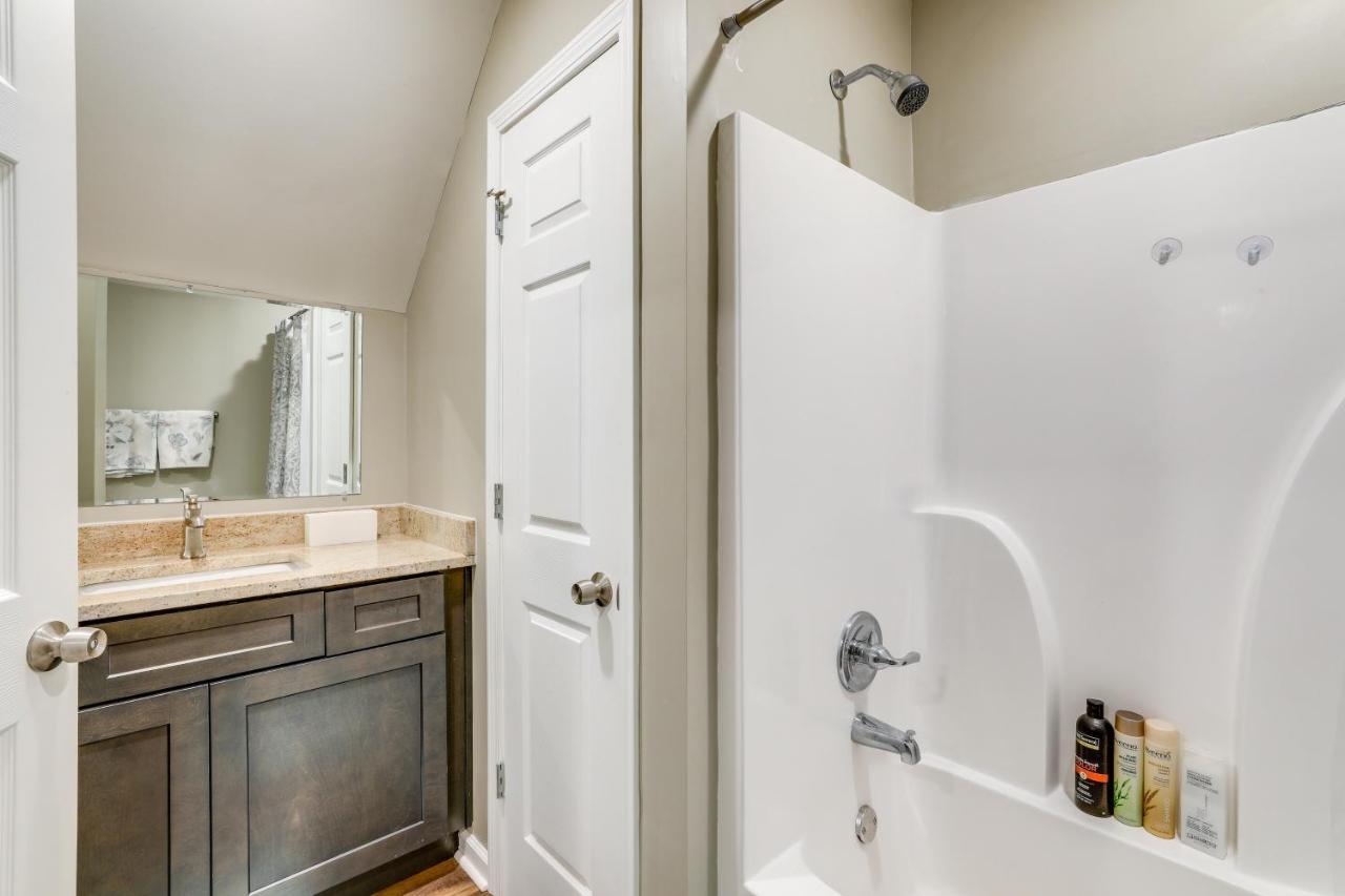 Cozy Covington Studio Rental Near Historic Square! Exterior photo